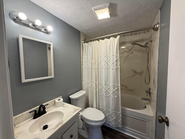 Building Photo - 3114 Strathaven Ct