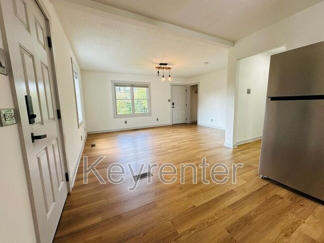 Building Photo - 800 Gertrude Ave