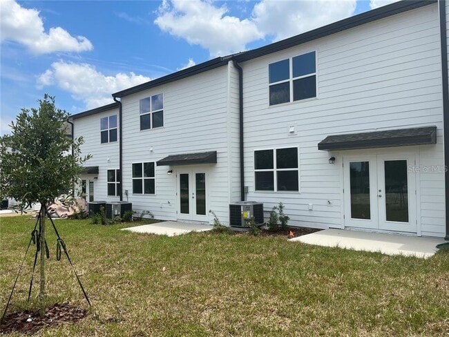 Building Photo - 497 Madison Dr