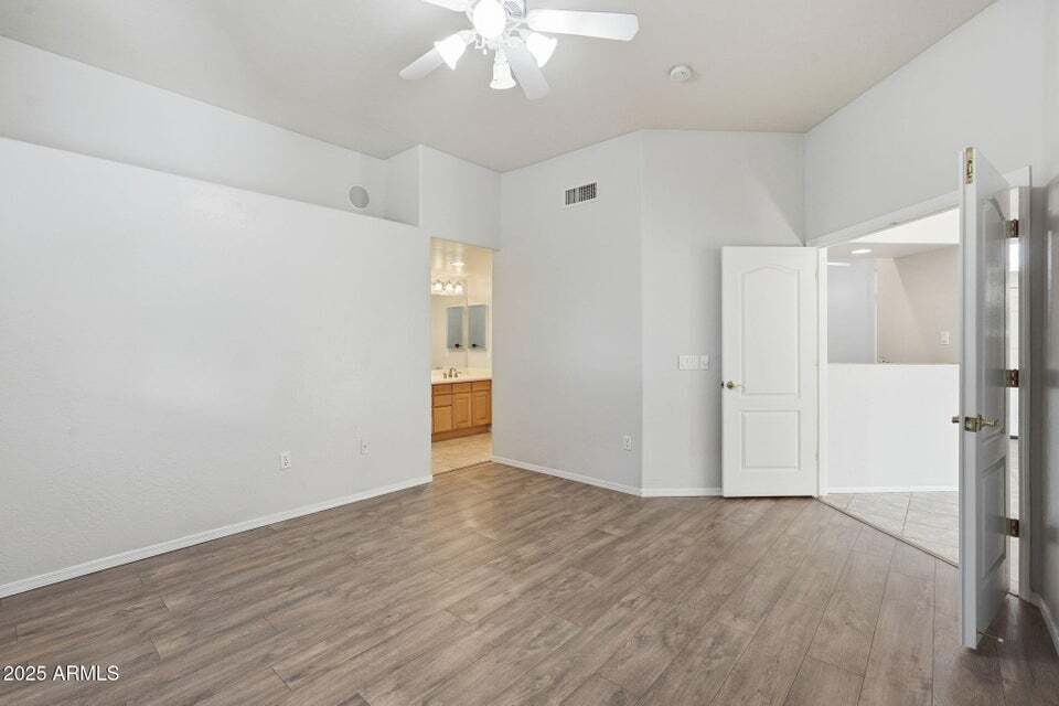 Building Photo - 1747 E Northern Ave