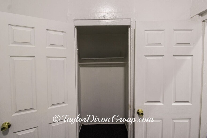 Building Photo - 4249 W Maypole Ave