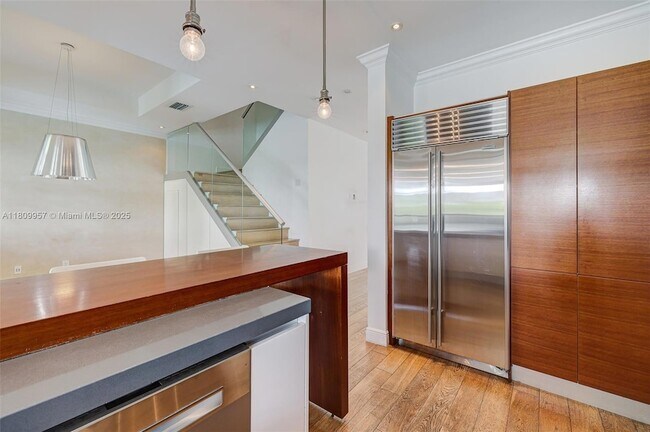 Building Photo - 464 Fernwood Rd