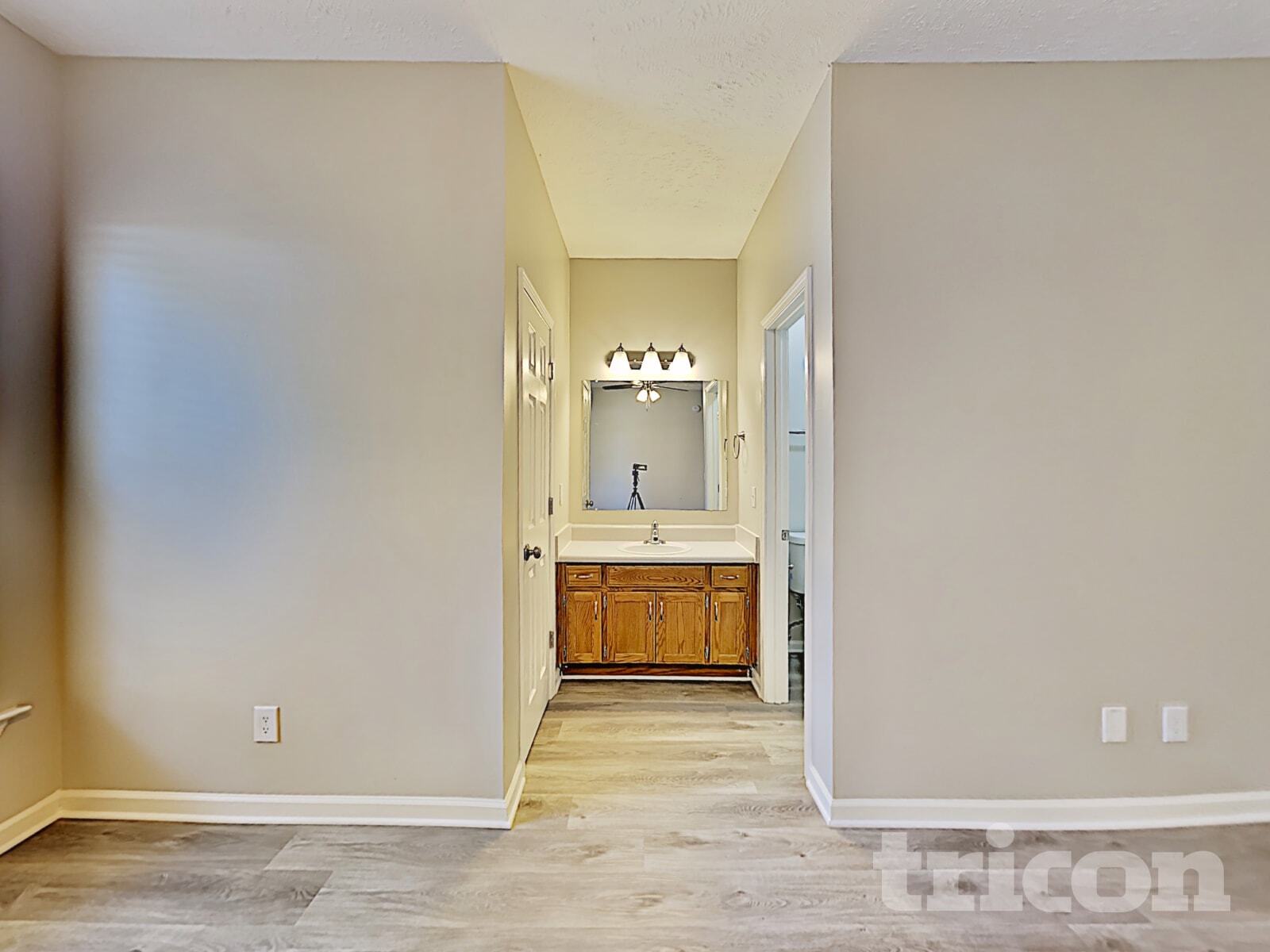 Building Photo - 407 Barking Dr