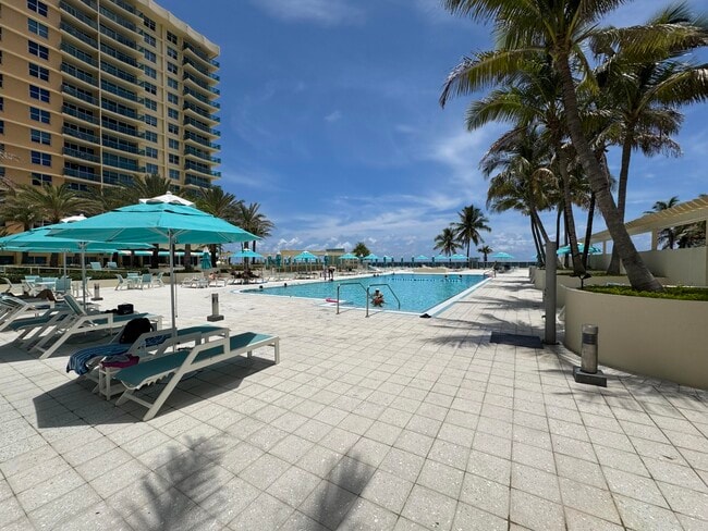 Building Photo - 2501 S Ocean Dr