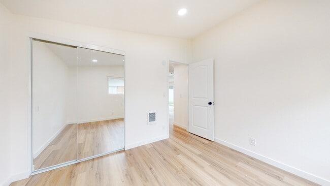 Building Photo - 3036 Coolidge Ave