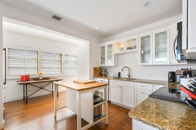 Building Photo - 311 E Morse Blvd