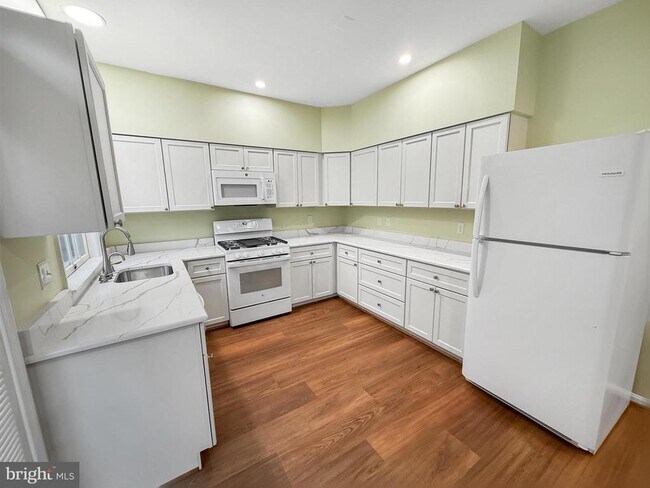 Building Photo - 202 Castletown Rd