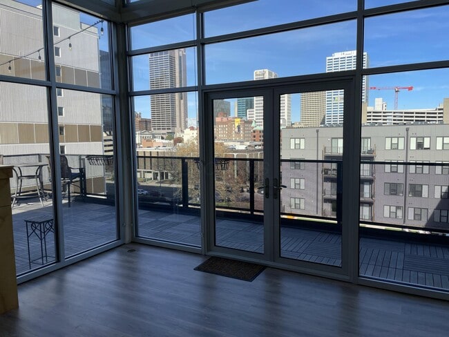 Building Photo - 199 S 5th St