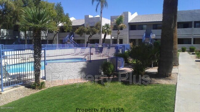 Building Photo - 3301 E Earll Dr