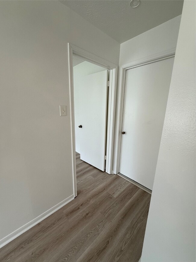 Building Photo - 17011 Macleish Dr