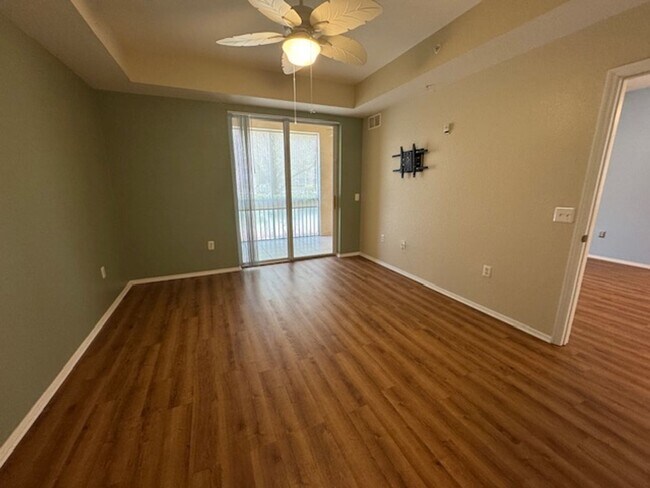 Building Photo - 2 bedroom 2 bathroom Condo In Enclave at C...