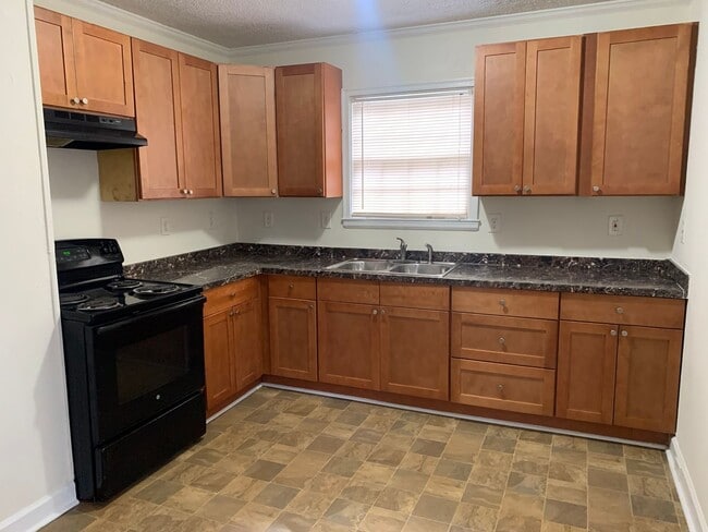 Building Photo - Charming Two Bedroom Home in Enderly Park!