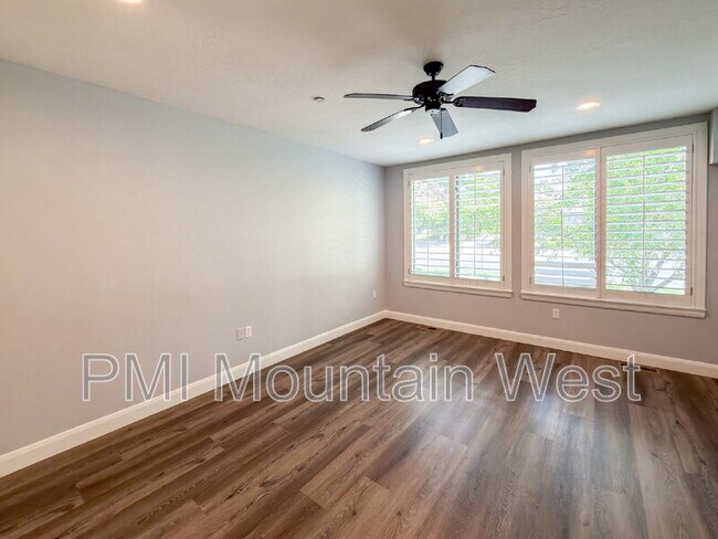 Building Photo - 88 S 900 E