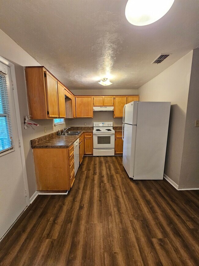 Building Photo - 2985 Woodrich Dr