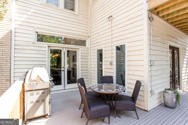 Building Photo - 524 Seminole Ave NE