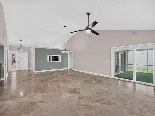 Building Photo - 114 Palomino Dr