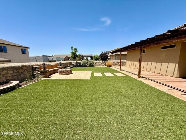 Building Photo - 7790 Enchanted Cir Dr