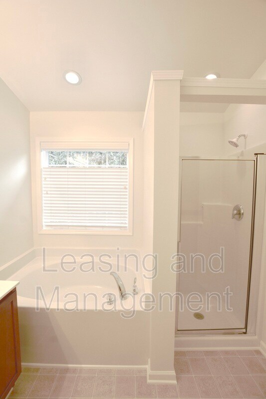 Building Photo - 1402 Hamlin Park Cir