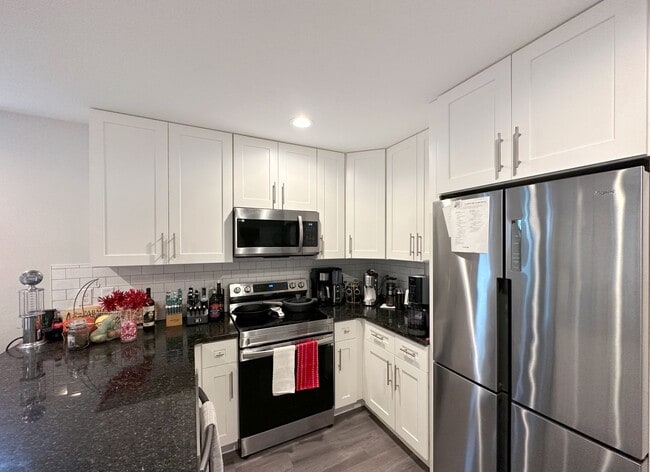 Building Photo - Porter's Parkside -  2 Bedroom, 2 Bathroom...