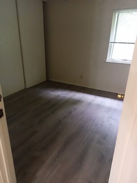 Building Photo - 32 Woodglen Apartment