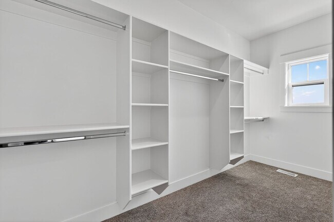 Building Photo - MUST SEE TOWNHOMES IN AMMON RIGHT OFF BEAC...