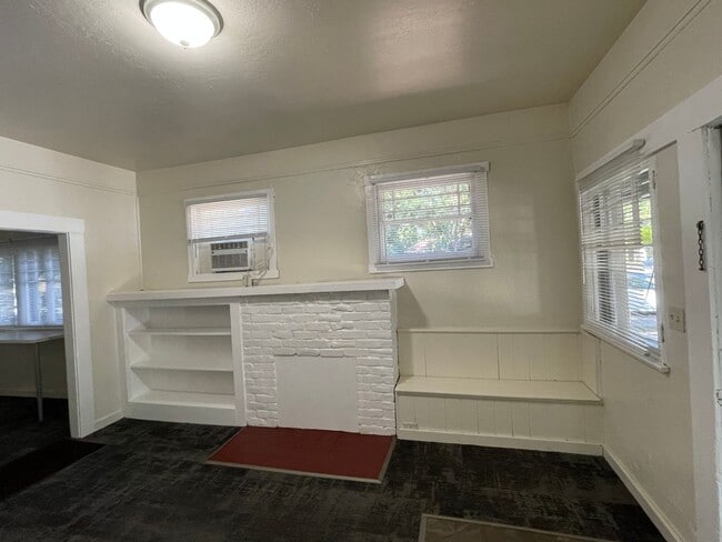 Building Photo - 8th &amp; Orient