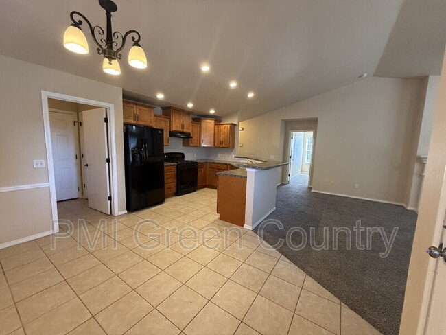 Building Photo - 8946 S 260th E Ave