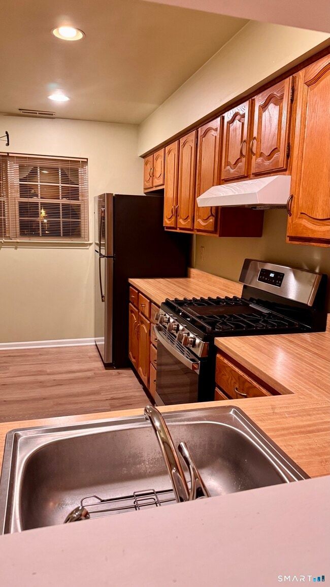 Building Photo - 25 Janet Cir