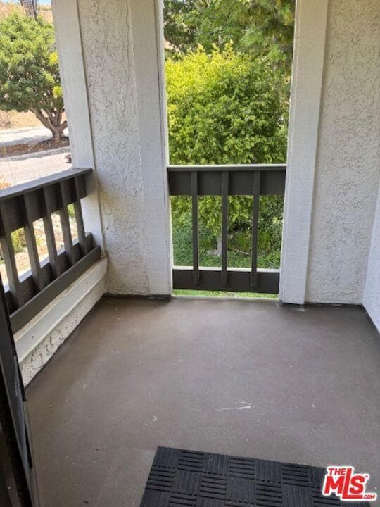 Building Photo - 1644 Palisades Dr