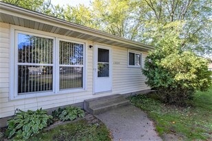 Building Photo - 1403 Daley Ave