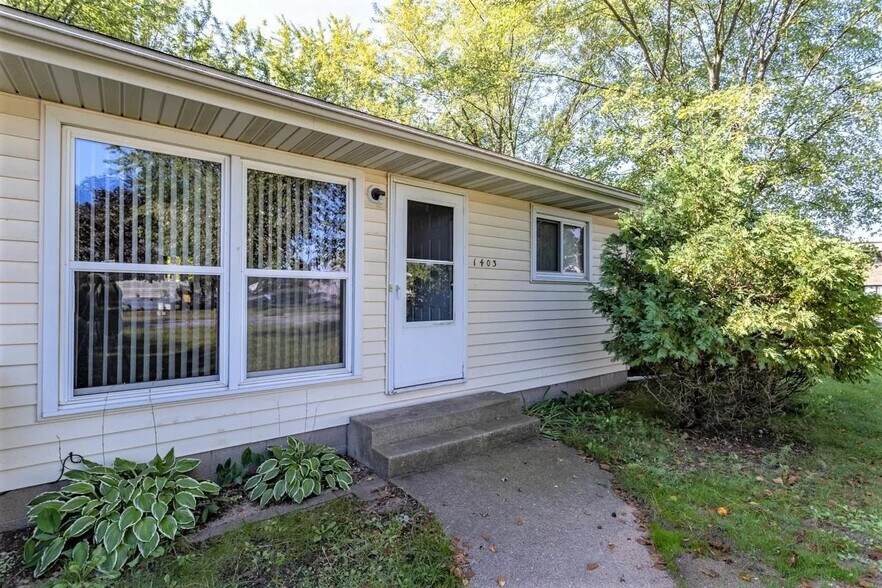 Primary Photo - 1403 Daley Ave