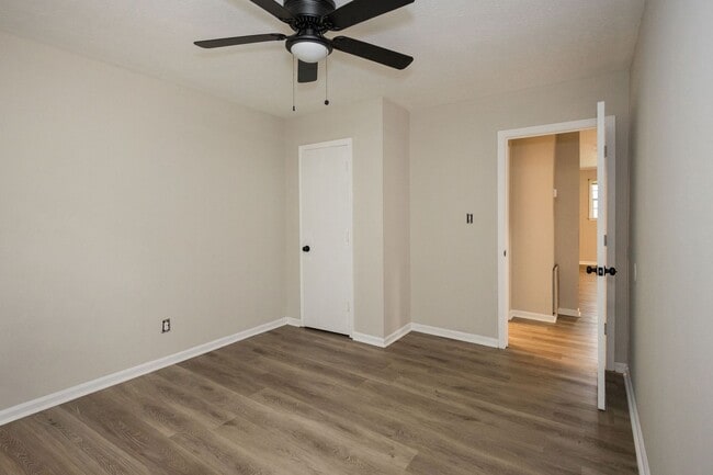 Building Photo - 1011 W Slaton Ave