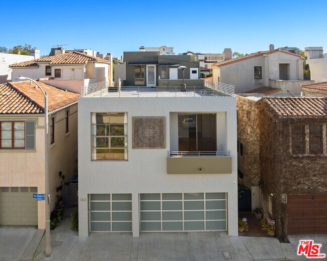 Building Photo - 143 Union Jack Mall