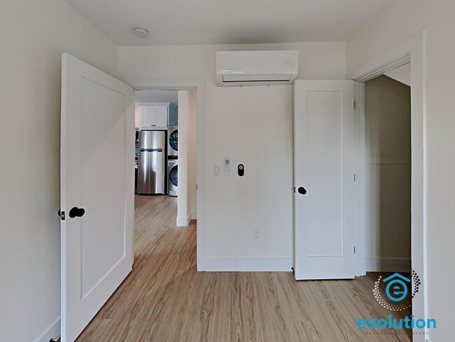 Building Photo - 3831-3835 Third Avenue - 3835 Third Ave Apt 1