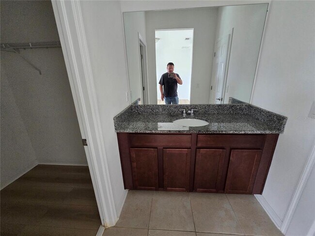 Building Photo - 11839 Cross Vine Dr