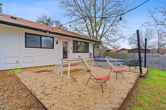 Building Photo - 7106 Colony Park Dr
