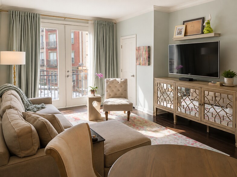 Living room with Juliet balcony - 1000 Providence Plz
