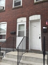 Building Photo - 241 Grand St