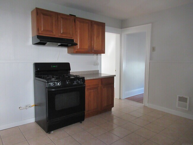 Building Photo - 783 Brewster St