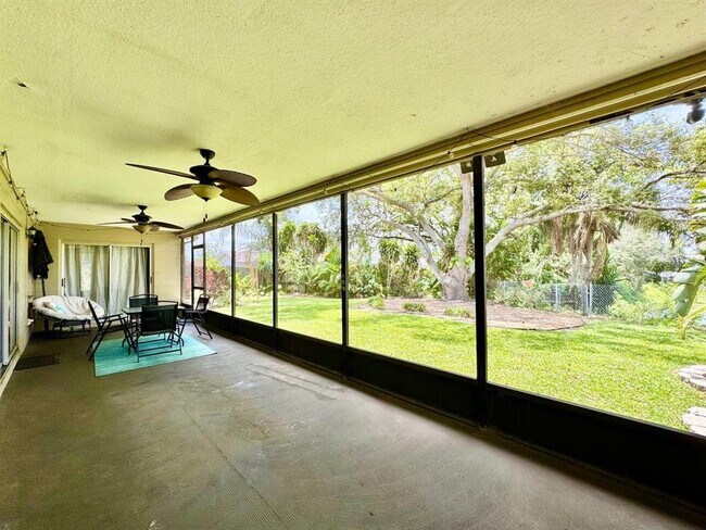 Building Photo - 8134 Winthrop Dr