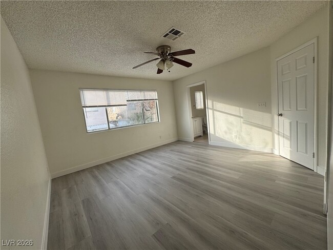 Building Photo - 4045 N Elkridge Dr