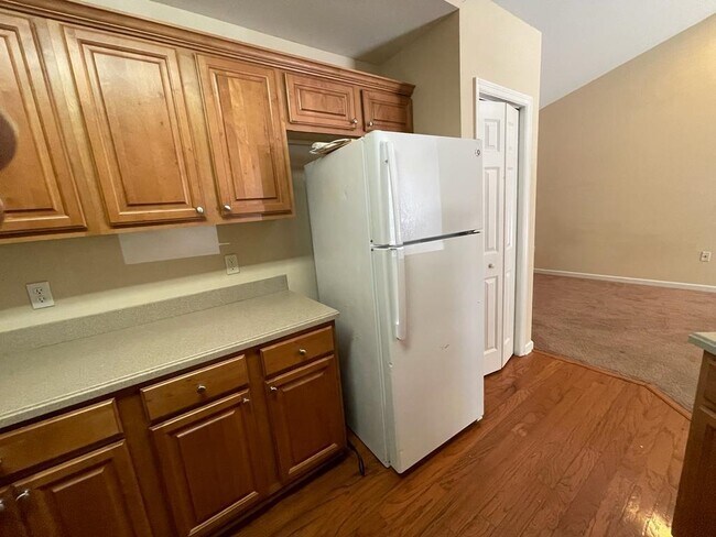 Building Photo - 1611 Quazar Rd