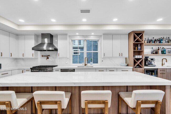 Building Photo - 3580 Ocean Terrace