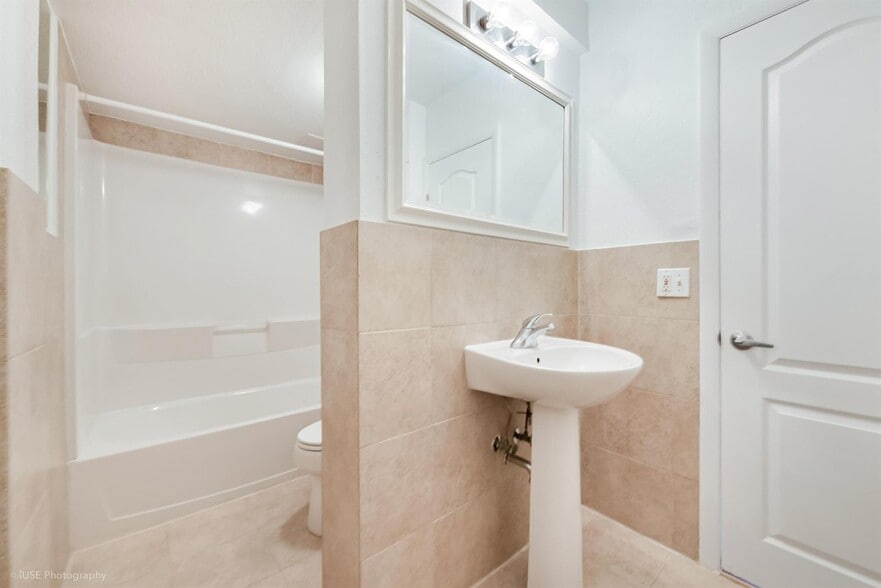 Building Photo - 8950 SW 69th Ct