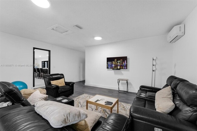 Building Photo - 551 SW 127th Ave