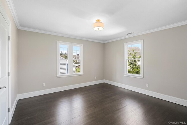 Building Photo - 288 Crestwood Ave