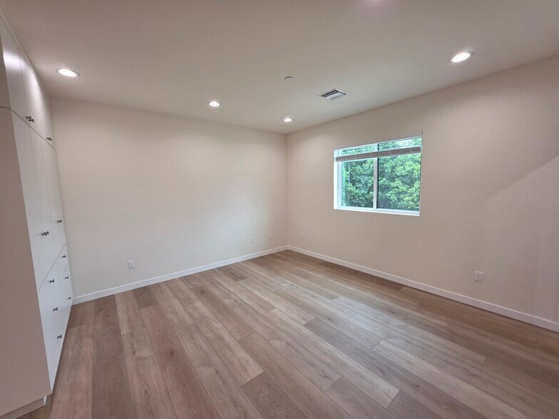 Building Photo - 6746 Ben Ave