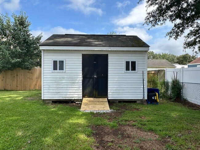 Building Photo - Call Sabrina Thomas at 757-767-0767 for more information