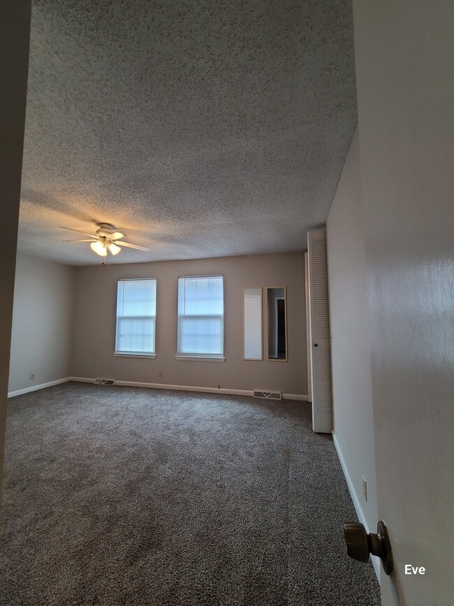 Building Photo - 5510 Country Dr