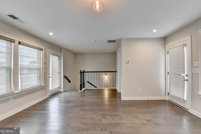 Building Photo - 2083 Holtz Ln